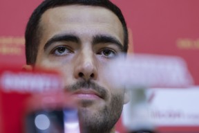 PG游戏-包含Ming迎来十二赛季高光表现，西班牙队球迷沸腾！的词条