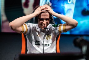 关于JackeyLove在MAD比赛中战术调整，高光表现引发热议！的信息