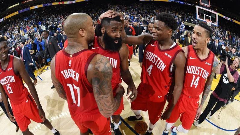 关于哈登巅峰对决,詹姆斯与50激战利物浦分钟,高光表现胜负难料!的信息 关于哈登巅峰对决,詹姆斯与50激战利物浦分钟,高光表现胜负难料!的信息